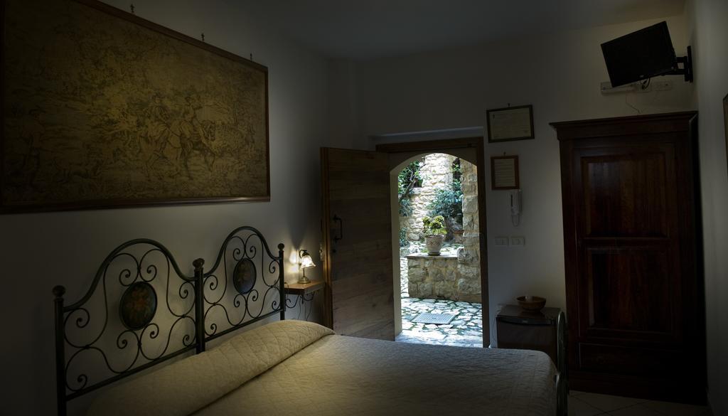 Bed And Breakfast Mblo Fondi Extérieur photo